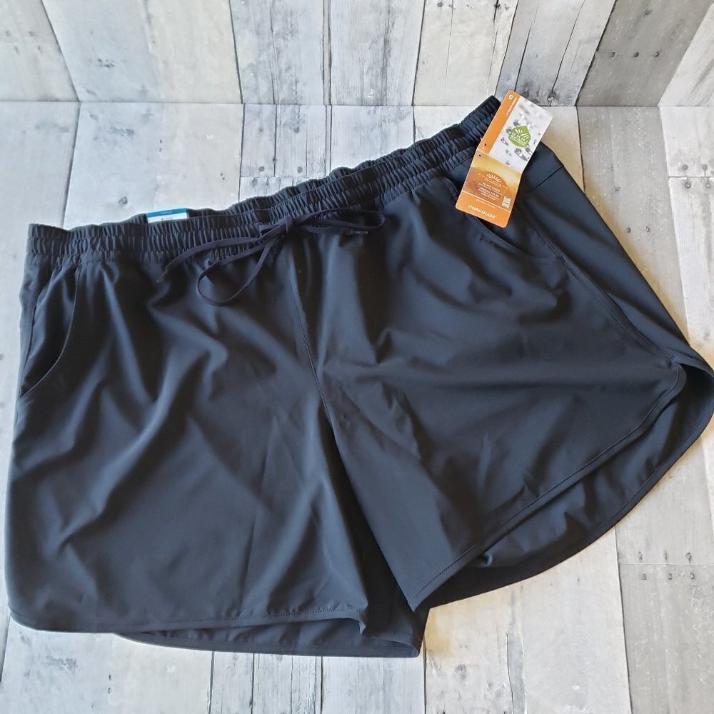 NWT - Columbia Women's Plus Stretch Black Shorts - Size 3X